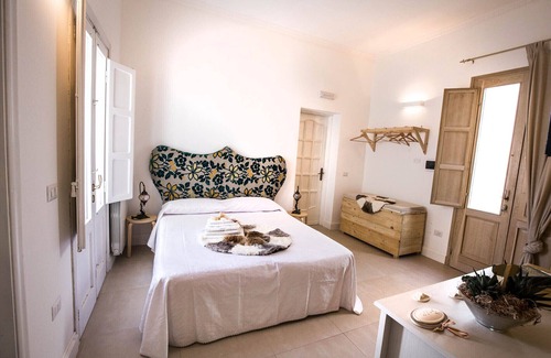 Poggiardo Bed & Breakfast | IL BORGO - VILLA A CORTE from 1700 a few km from the sea