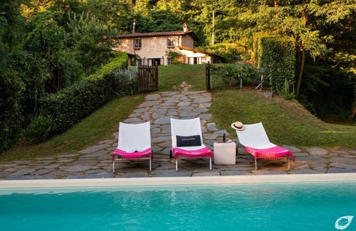 Camaiore Villa | Il Castagno Country House Versilia, villa with private pool and air conditioning