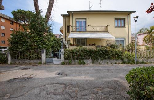 Ex Campo d'Aviazione House | Il Pino Marittimo