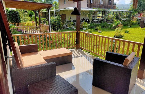 Tomohon Cottage | Ilasan cottage cozy place to enjoy en relax in our garden enjoy. Mountain view.n