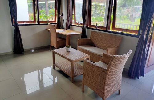 Tomohon Cottage | Ilasan cottage cozy place to enjoy en relax in our garden enjoy. Mountain view.n