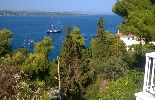 Spetses Cottage | iLiana's seaside maisonette.