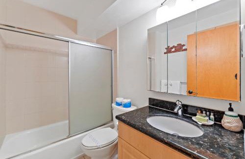 Waikiki Apartment | Ilikai Marina 1BR Condo, Ocean View Haven