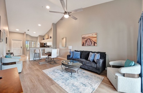 Ole Condo | Immaculate 2 Bed/2 Bath Resort Condo in Naples. Close to Marco Island!