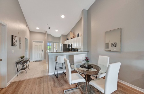 Ole Condo | Immaculate 2 Bed/2 Bath Resort Condo in Naples. Close to Marco Island!