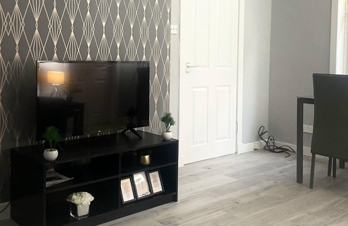 City Centre Glasgow Apartment | Immaculate 3-Bed Apartment in Glasgow close to M8