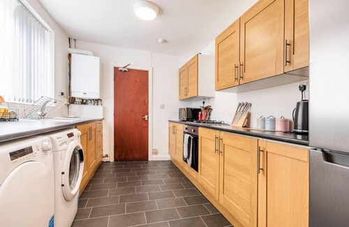 Bootle House | Immaculate 4-bed House Near Anfield and Goodison