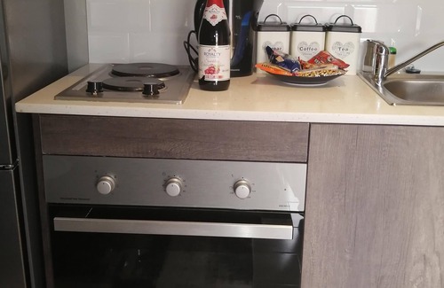 Kempton Park Bed & Breakfast | Immaculate and Beautiful Chalet - fully equipped