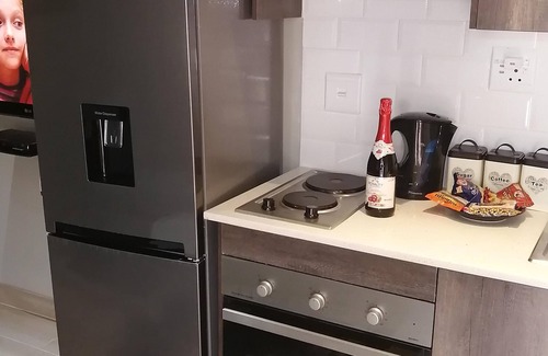 Kempton Park Bed & Breakfast | Immaculate and Beautiful Chalet - fully equipped