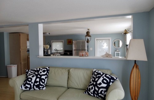 Tybee Island House | Immaculate and Pet Friendly 2 BR 2 Bath House on Tybee's North End!