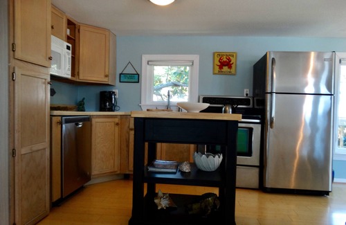 Tybee Island House | Immaculate and Pet Friendly 2 BR 2 Bath House on Tybee's North End!
