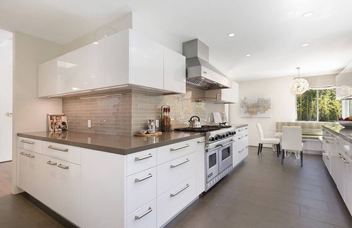 Bel Air House | Immaculate Architectural located on a cul-de-sac in Bel Air Park