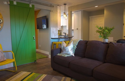 St. George Condo | Immaculate Completely Remodeled with Open Floor Plan, Beautiful Furnishings