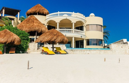 Tulsayab Villa | Immaculate Oceanfront Villa/10 min. from Tulum/Gated Street