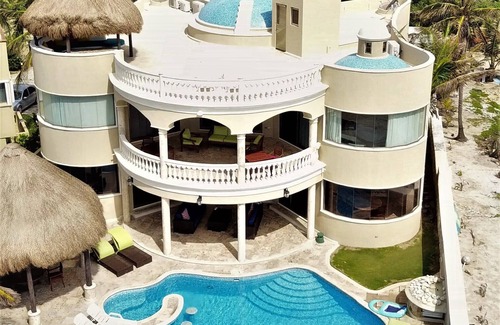 Tulsayab Villa | Immaculate Oceanfront Villa/10 min. from Tulum/Gated Street