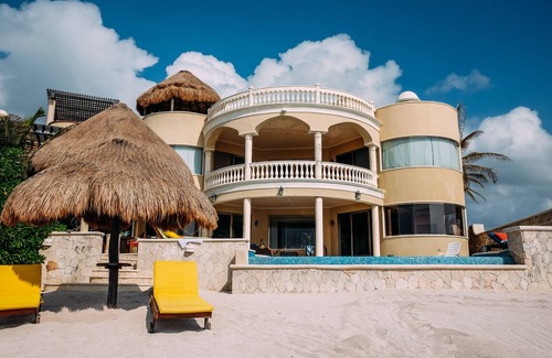 Tulsayab Villa | Immaculate Oceanfront Villa/10 min. from Tulum/Gated Street