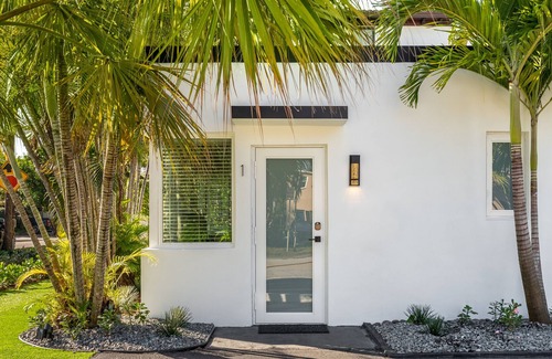 Colee Hammock Apartment | Immaculate One-Bedroom Vacation Rental- WALK TO LAS OLAS