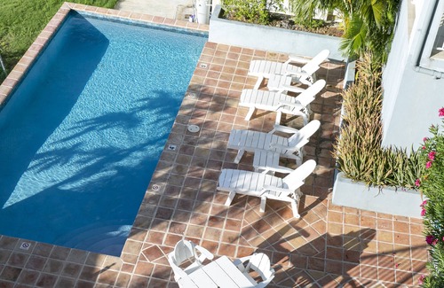 Great Cruz Bay Condo | Immaculate remodeled 3 bed 3 bath condo w/ AC. Walk to Downtown Cruz Bay