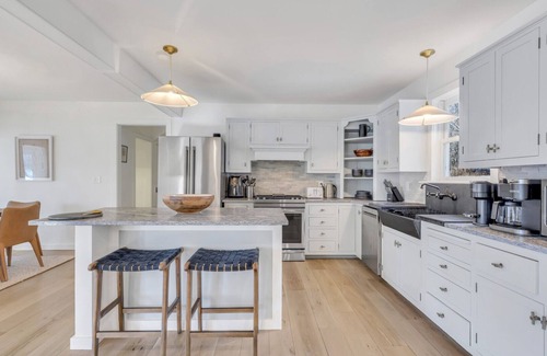 Bantam House | Immaculate waterfront home nestled in the Litchfield hills w/tons of.