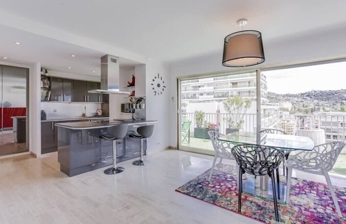 Carnot Apartment | Immogroom - Apartment with terrace - A C - Parking