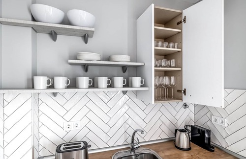 Guindalera Apartment | Immpecable Salamanca 3BR w/terrace, by Blueground