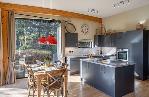 Richmond Cottage | Imogen - a lodge that sleeps 6 guests in 3 bedrooms