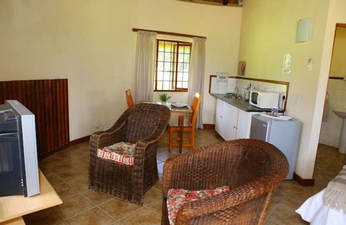 Krugersdorp Ski Chalet | Impangele Lodge Chalet 04 - Studio