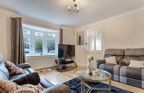 Basildon House | Impeccable 3-Bed House in Basildon
