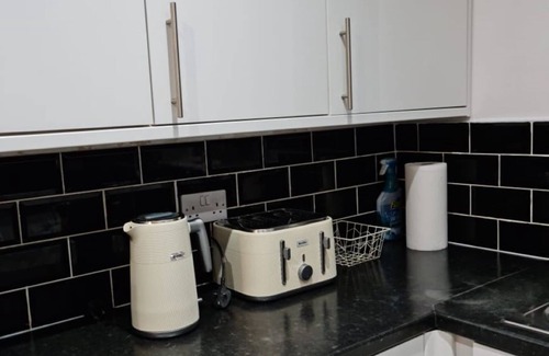 Trafford House | Impeccable 4-Bed House Near Manchester City Centre