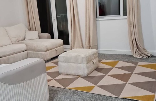 Trafford House | Impeccable 4-Bed House Near Manchester City Centre