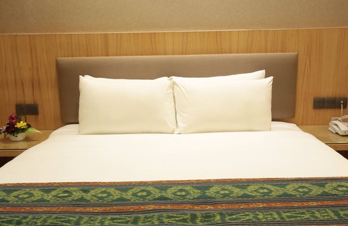 Kampung Surabaya Hotel | Imperial Riverbank Hotel Kuching