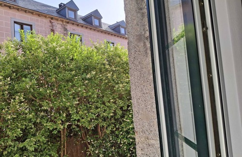 San Lorenzo de El Escorial Condo | Impressive nature, cultural life and sports near Madrid: El Escorial