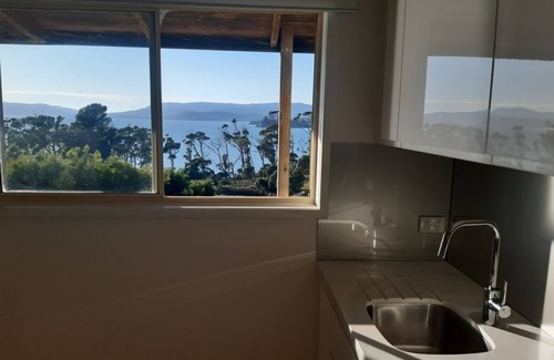 Premaydena House | Impression Bay Lodge - Waterfront Property on the Tasman PeninsulanPet Friendly