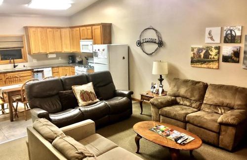 Clay County House | Impressive Cabin Rental for Outdoor Adventure Getaway near Manhattan, Kansas