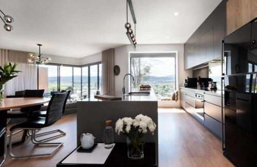 Newstead House | Impressively Spacious Modern & Convenient