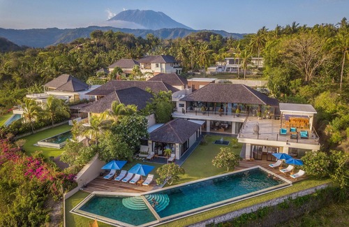 Manggis Villa | In 1 word: WOW! Unique, Breathtaking and Luxury!