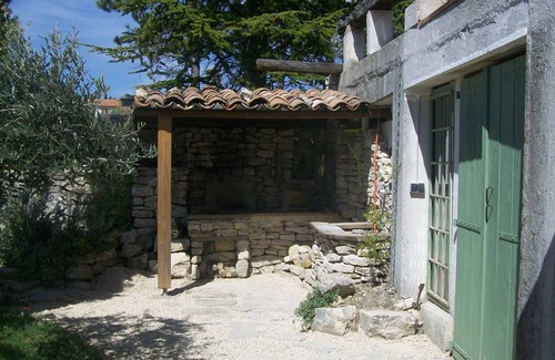 Vacheres House | In a charming village in the Luberon Natural Park