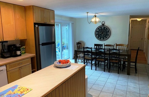 East Falmouth House | In Ground Pool, A/C, 4+BR, 3BA, Wifi, Game Room. Sleeps 10-12, strong wifi