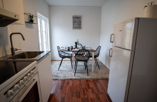 Stavanger Apartment | In Heart of Stavanger BnB with Billiard & Sauna