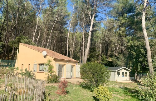 La Bouilladisse House | In Provence, a natural, peaceful setting. Swimming pool in July/August/September