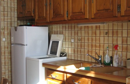 Saint-Geniez-d'Olt Apartment | IN THE CENTER OF THE BOURG FULL SOUTH APARTMENT