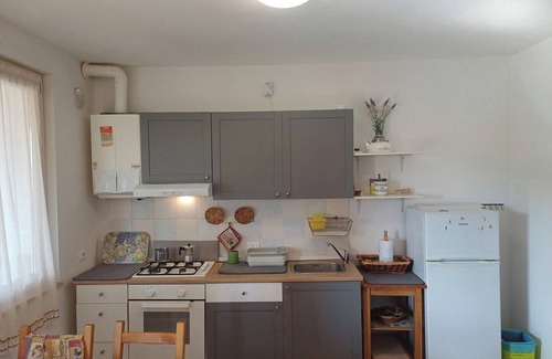 Villanuova sul Clisi Apartment | In the countryside 7 km from Lake Garda.
