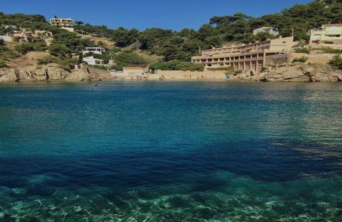 Ensues-la-Redonne Apartment | IN THE HEART OF THE CALANQUE DE FIGUIÈRES