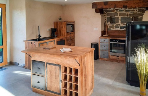 Neulliac House | In the heart of Brittany, this stylish and spacious vacation home welcomes you.