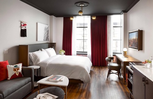 Riverside Hotel | In the Heart of Downtown! Rooftop Bar, Coffeehouse, Minutes to The Opera House
