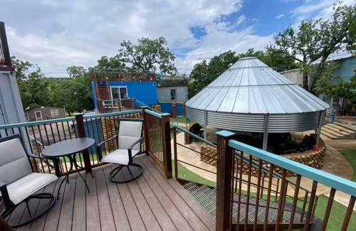 Medicine Park Apartment | In the Heart of Medicine Park, Right outside of Fort Sill perfect for Basic Training Graduation.