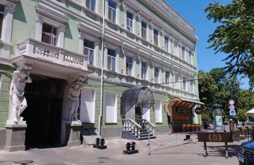 Odessa City Center Apartment | In the heart of Odessa