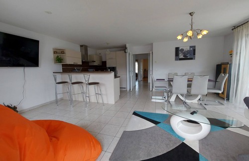 Saint-Jorioz Apartment | In the heart of St Jorioz, spacious apartment with terrace and mountain view