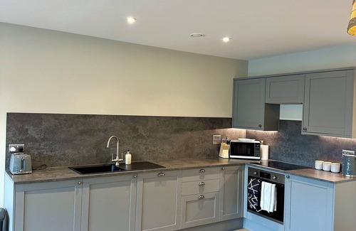 Barbican Apartment | In the heart of the Barbican buzzing with restaurants, shops & the coastline