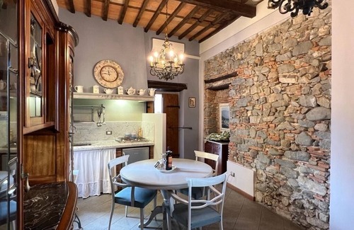 Mologno Apartment | In The Heart Of The Historic Centre Of Barga